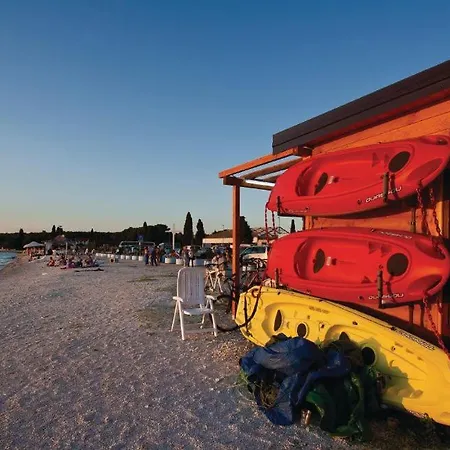 Wonderful Valbandon With Private Pool And Sauna Near The And Briuni Islands Villa *