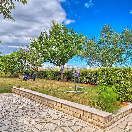 Wonderful Valbandon With Private Pool And Sauna Near The And Briuni Islands *